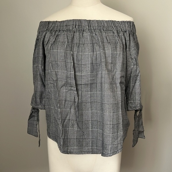 Dex Tops - Dex Plaid Checked Off the Shoulder Top S